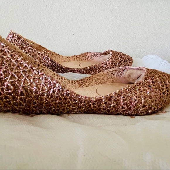 Beautiful Women's pinkish coral glitter rubber flats barely worn!! - Picture 3 of 5